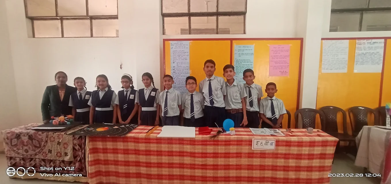 Students learning at Mai Lele Shravan Vikas Vidyalaya Nashik