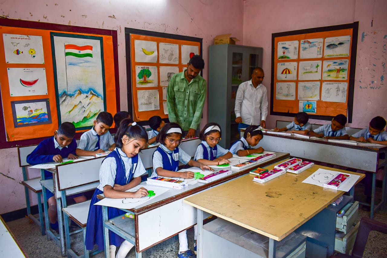 Students learning at Mai Lele Shravan Vikas Vidyalaya Nashik